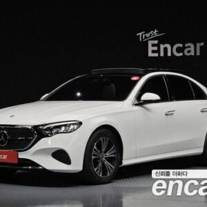2047 Mercedes-Benz E-Class E200 Avantgarde - View 1